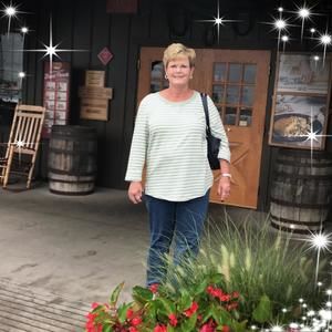 Meet your Posher, Sharon